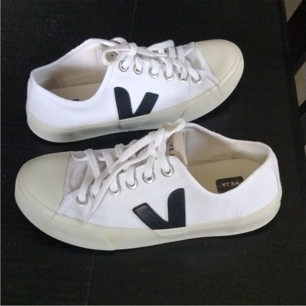 VEJA Wata Canvas Sneakers - size 7 - Picture 3 of 7